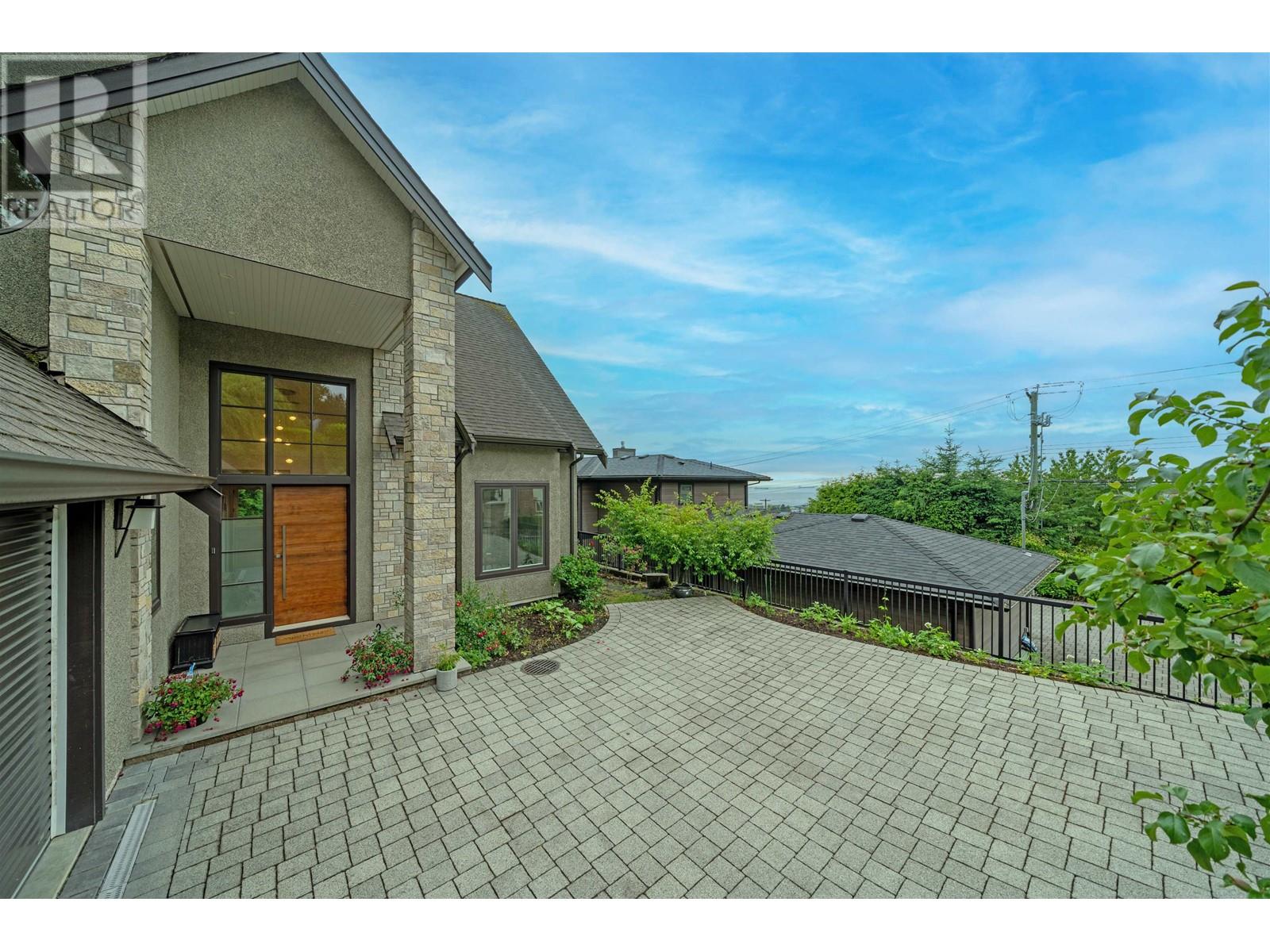 1091 Esquimalt Avenue, West Vancouver, British Columbia  V7T 1J9 - Photo 3 - R2827260