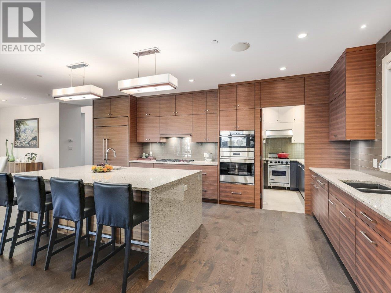 1091 Esquimalt Avenue, West Vancouver, British Columbia  V7T 1J9 - Photo 2 - R2827260