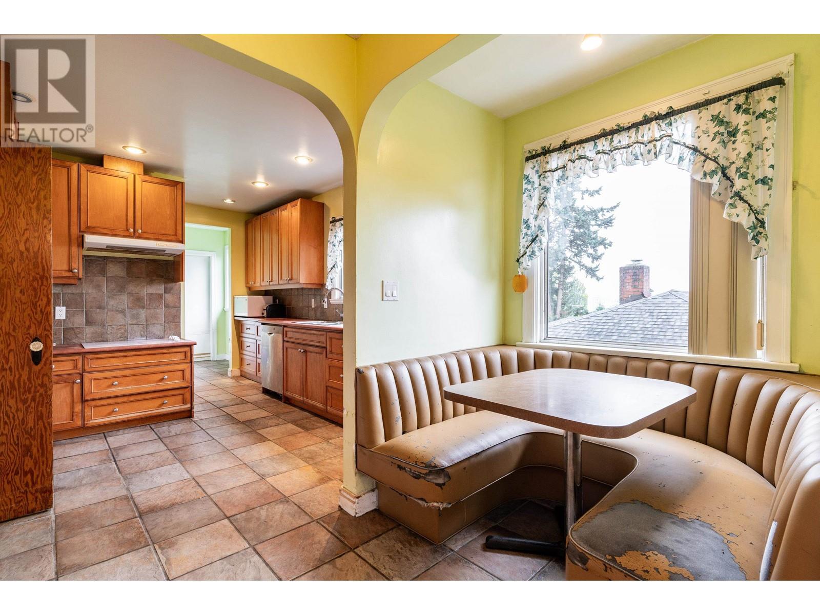1522 Nanaimo Street, New Westminster, British Columbia  V3M 2G4 - Photo 11 - R2827261