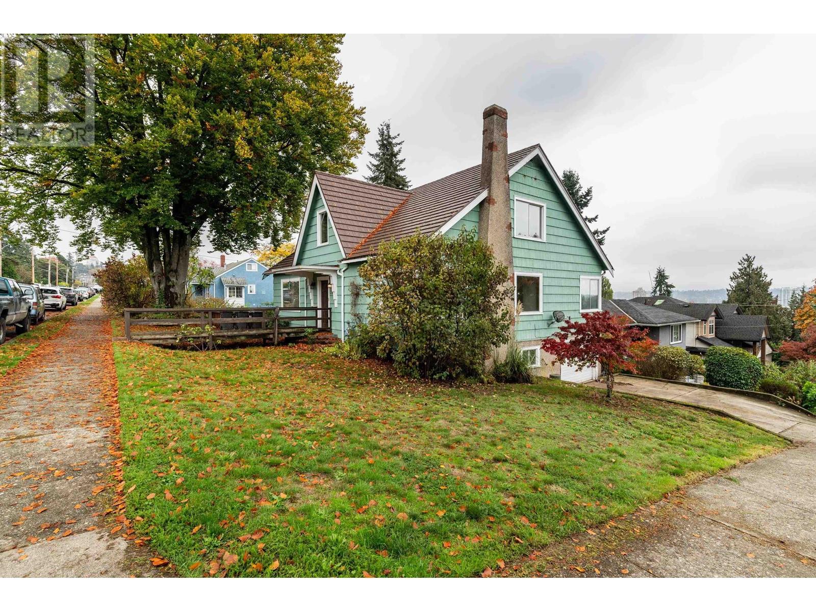 1522 Nanaimo Street, New Westminster, British Columbia  V3M 2G4 - Photo 2 - R2827261