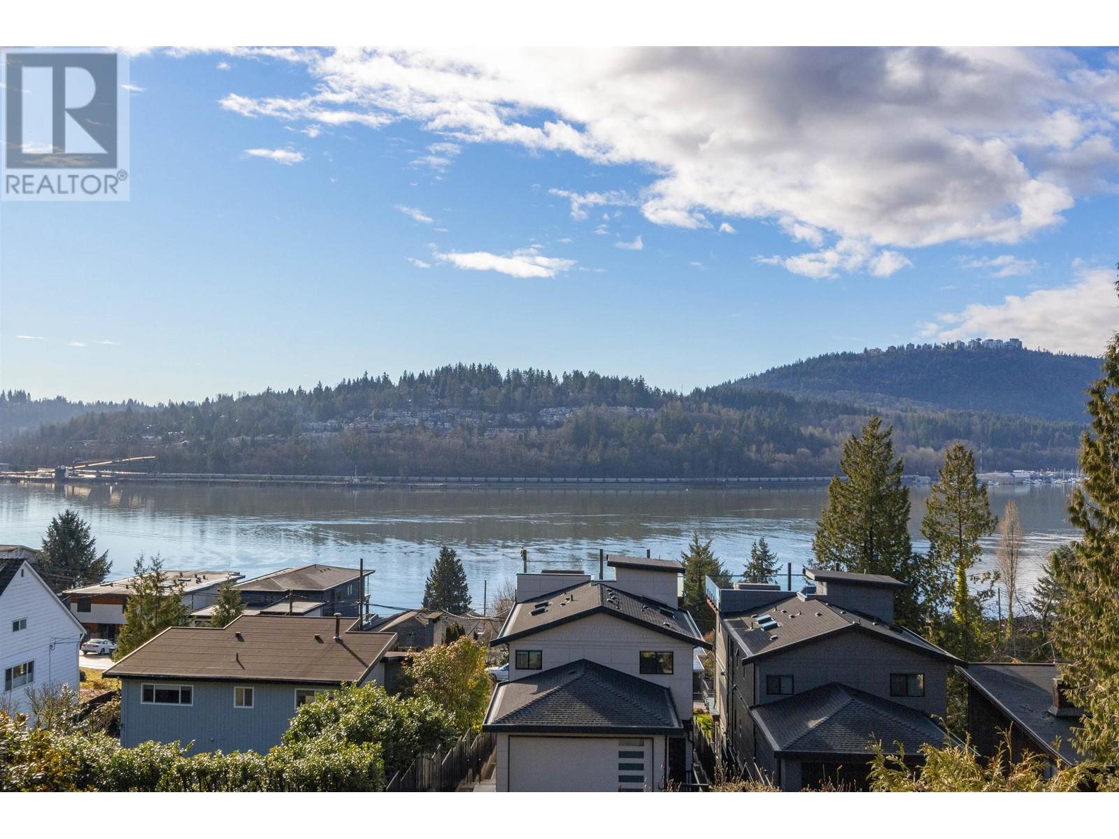120 APRIL ROAD, port moody, British Columbia