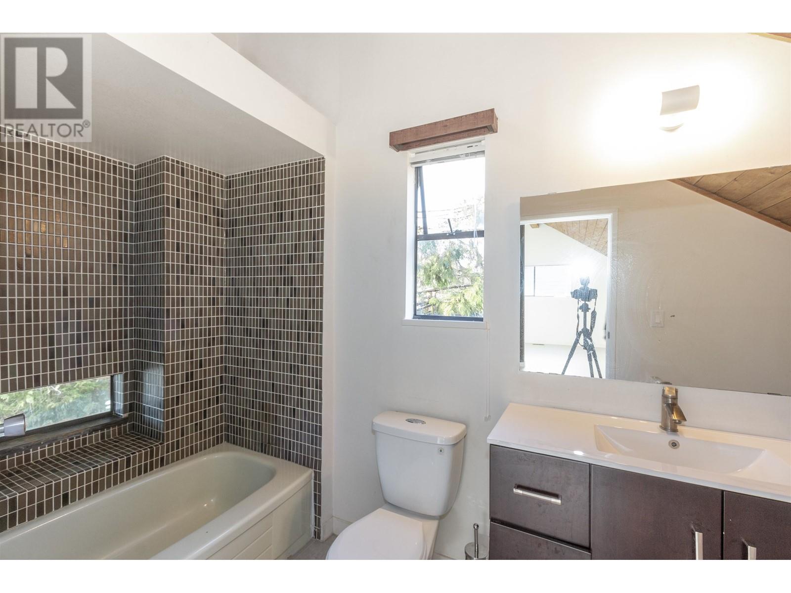 120 April Road, Port Moody, British Columbia  V3H 3M5 - Photo 10 - R2827291