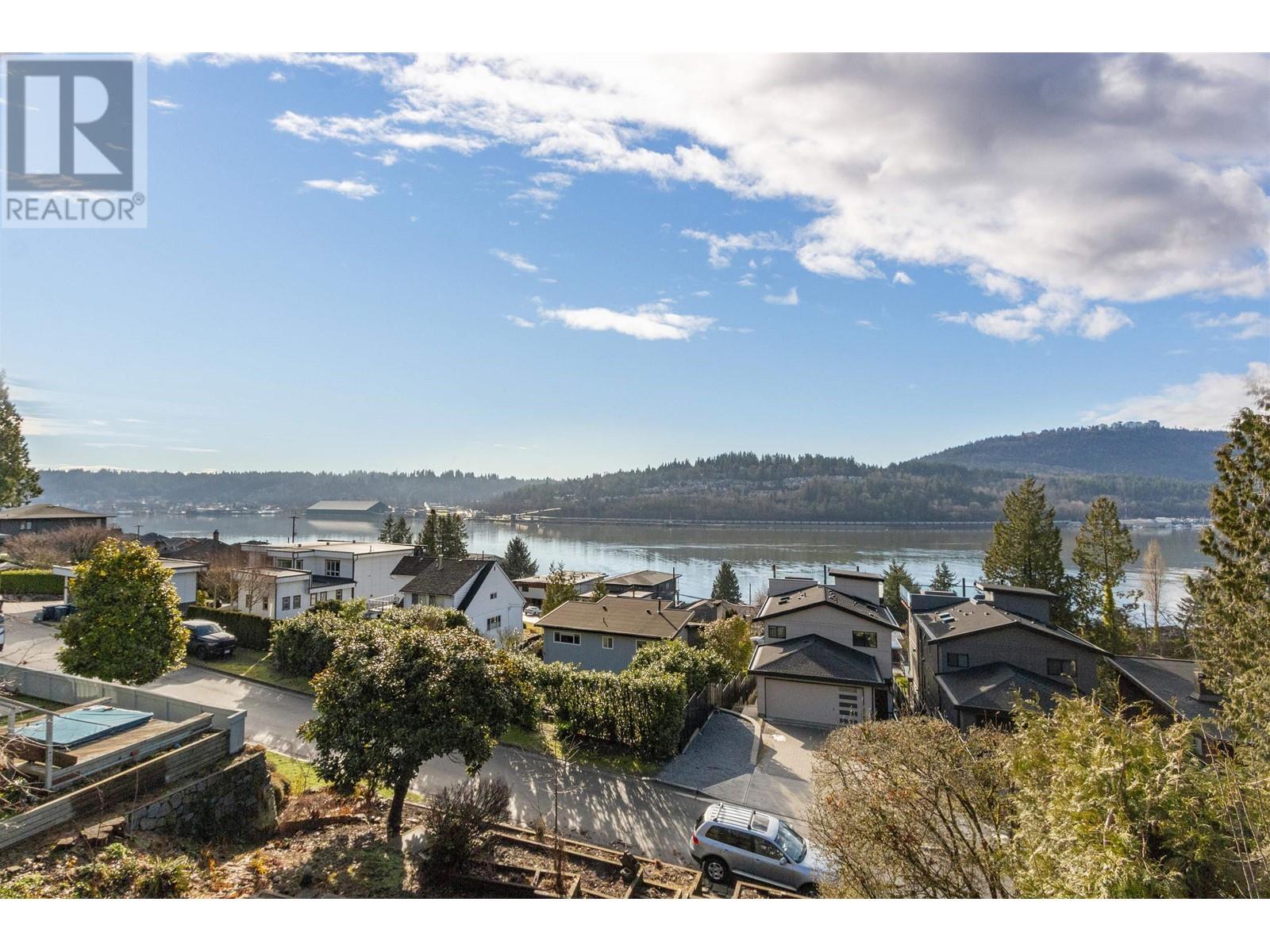 120 April Road, Port Moody, British Columbia  V3H 3M5 - Photo 2 - R2827291