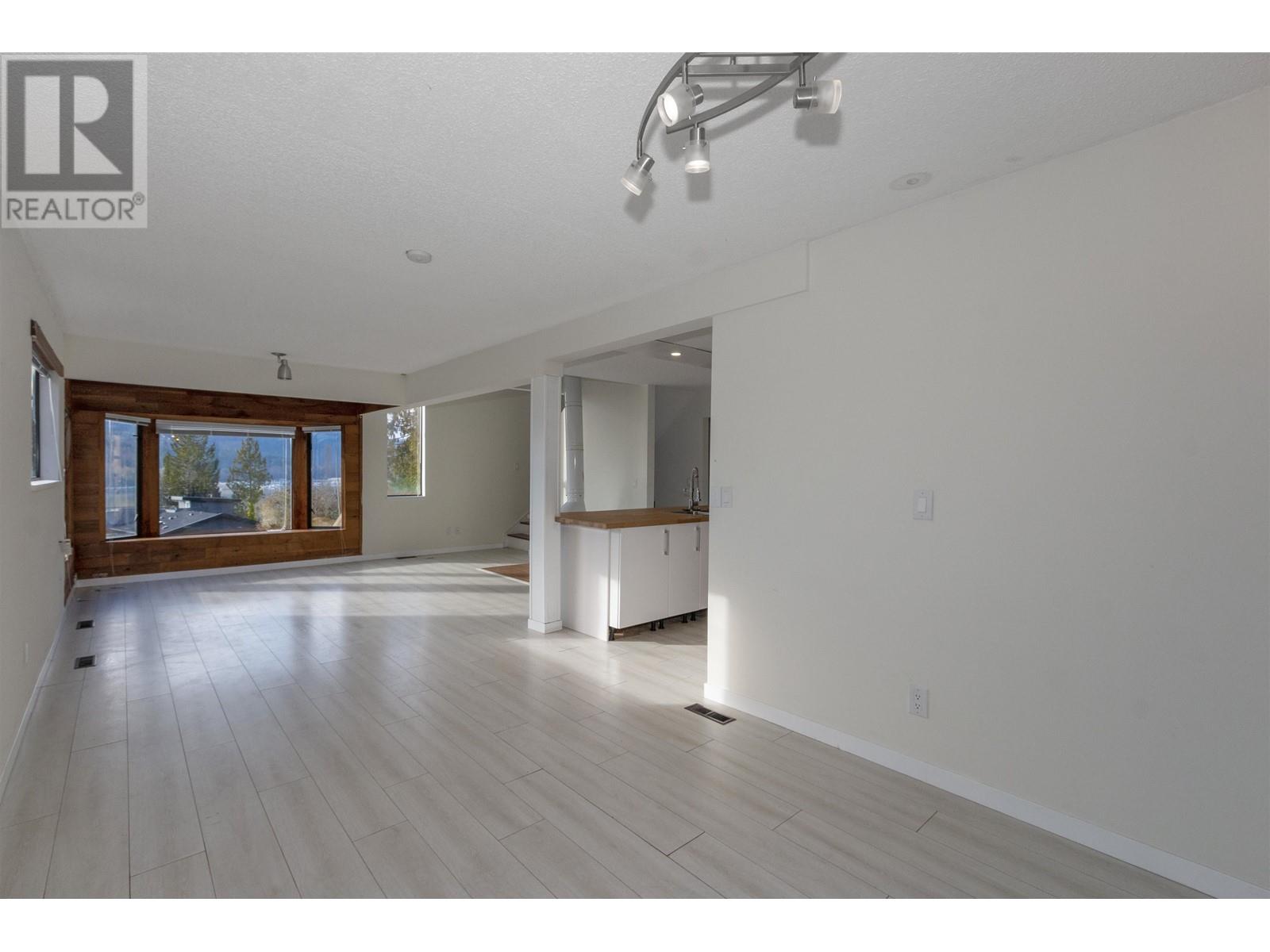 120 April Road, Port Moody, British Columbia  V3H 3M5 - Photo 6 - R2827291