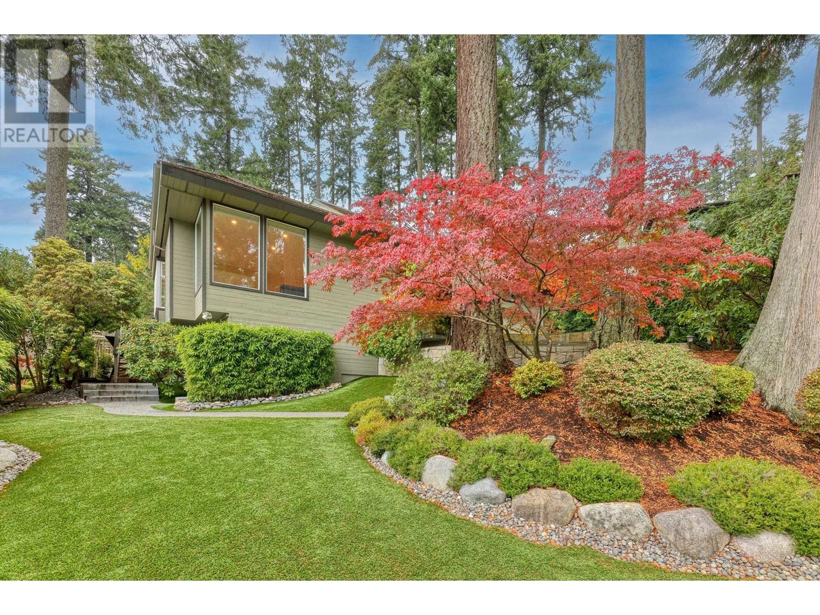 4635 Caulfeild Drive, West Vancouver, British Columbia  V7W 1E9 - Photo 3 - R2827294