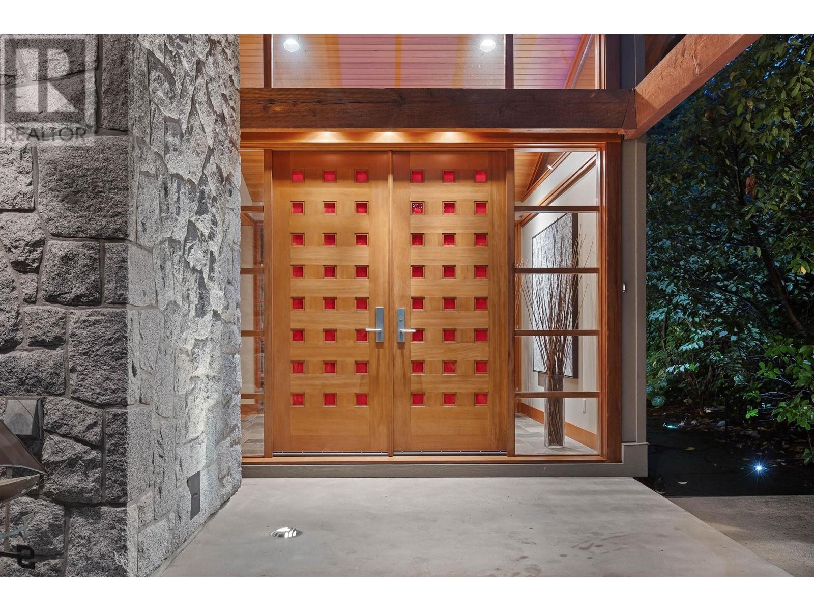 625 Glenmaroon Road, West Vancouver, British Columbia  V7S 1P5 - Photo 2 - R2827033