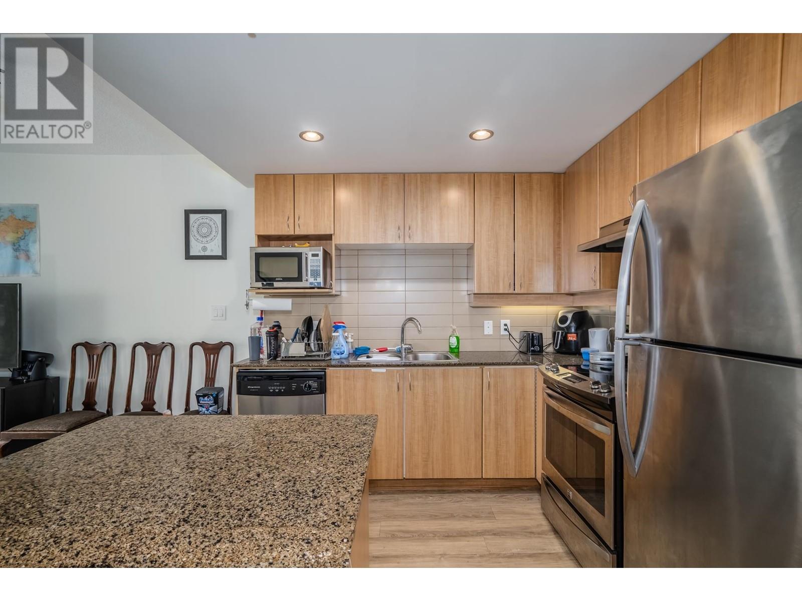 802 9262 University Crescent, Burnaby, British Columbia  V5A 0A4 - Photo 7 - R2827152