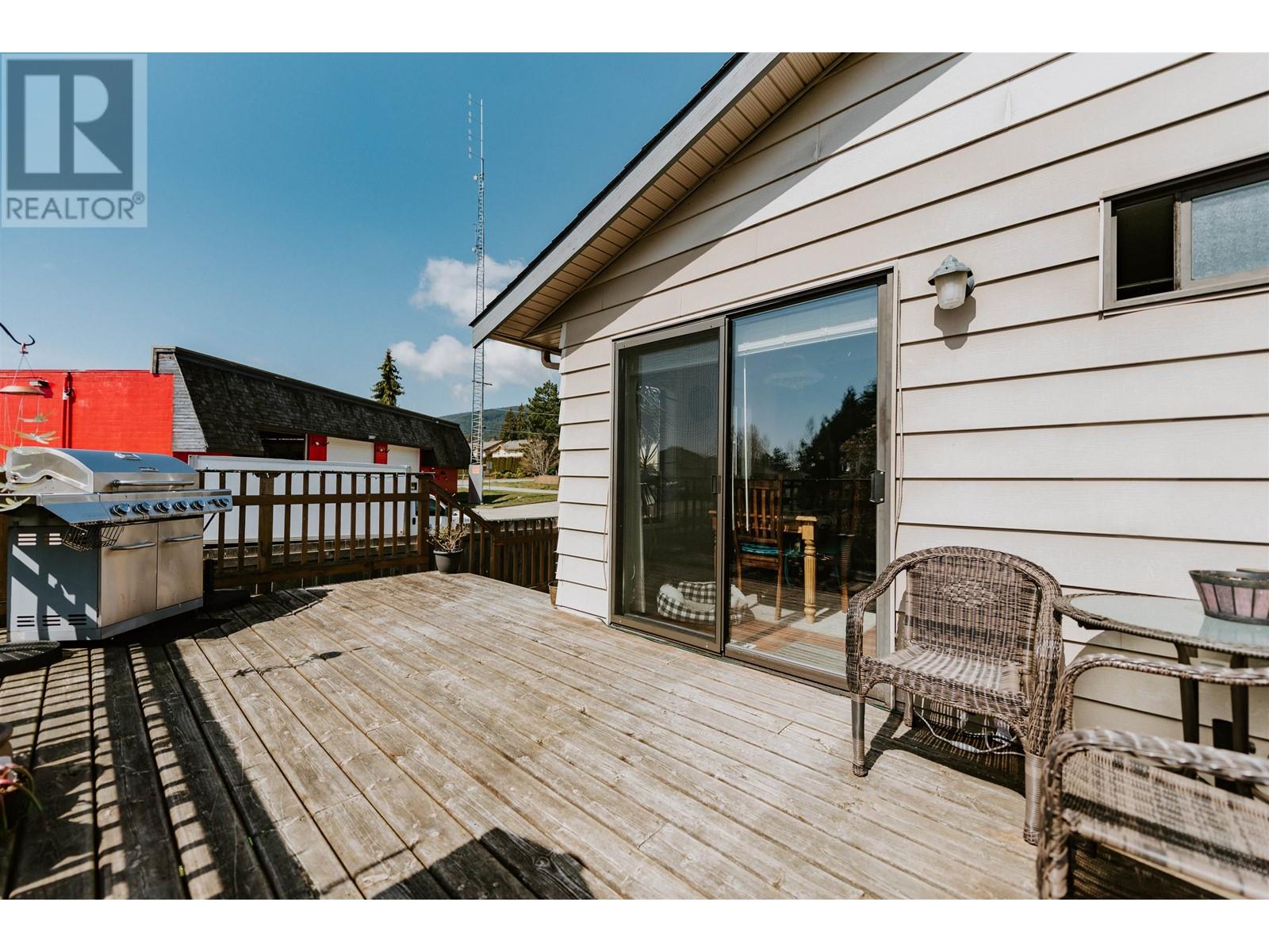 773 Seacot Way, Gibsons, British Columbia  V0N 1V9 - Photo 8 - R2818659