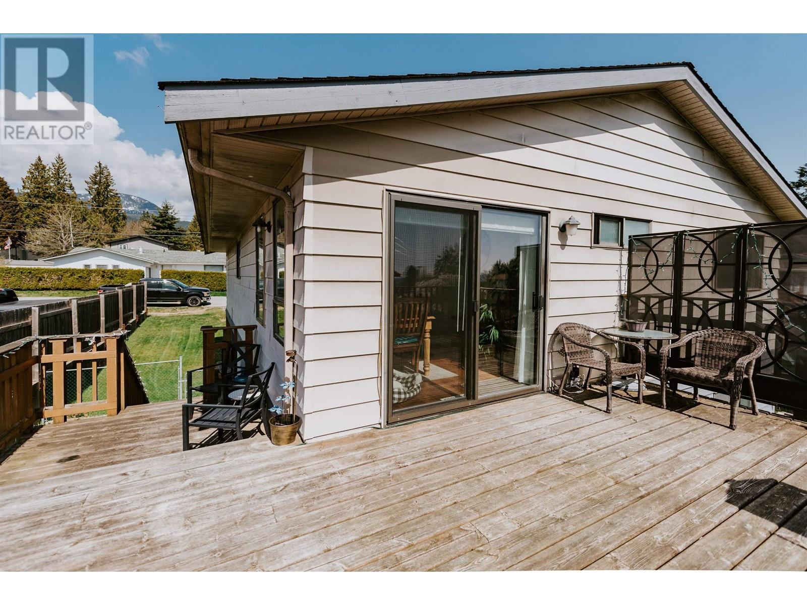 773 Seacot Way, Gibsons, British Columbia  V0N 1V9 - Photo 6 - R2818659
