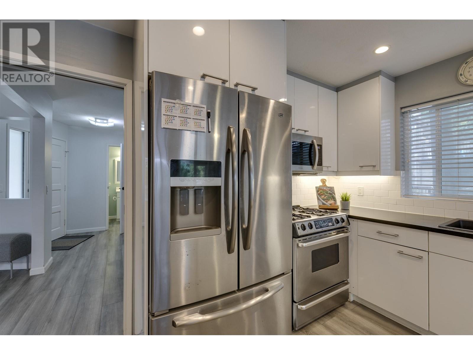 307 Mariner Way, Coquitlam, British Columbia  V3K 1N5 - Photo 3 - R2812757
