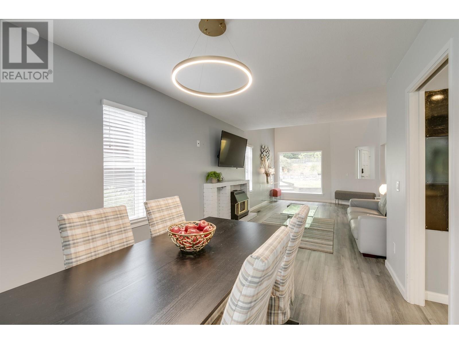 307 Mariner Way, Coquitlam, British Columbia  V3K 1N5 - Photo 4 - R2812757