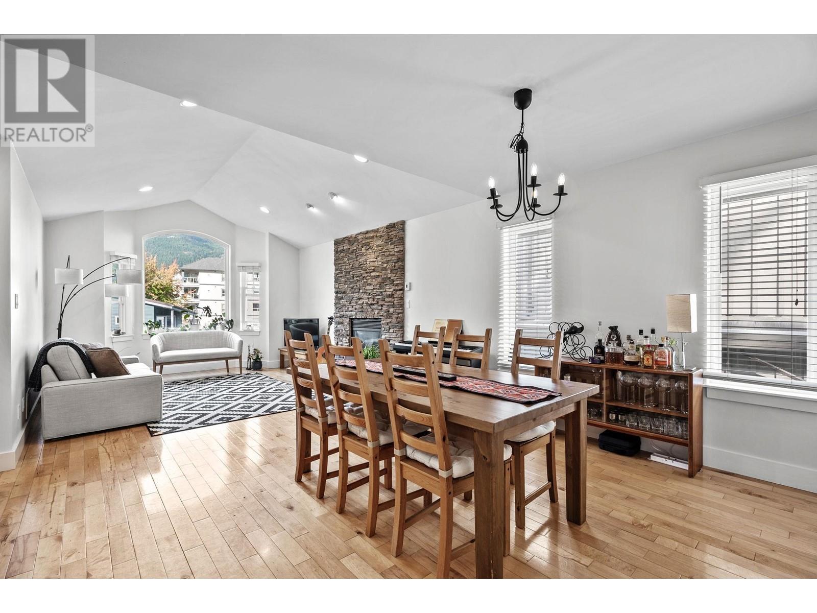 38106 Fourth Avenue, Squamish, British Columbia  V8B 0A9 - Photo 11 - R2827285