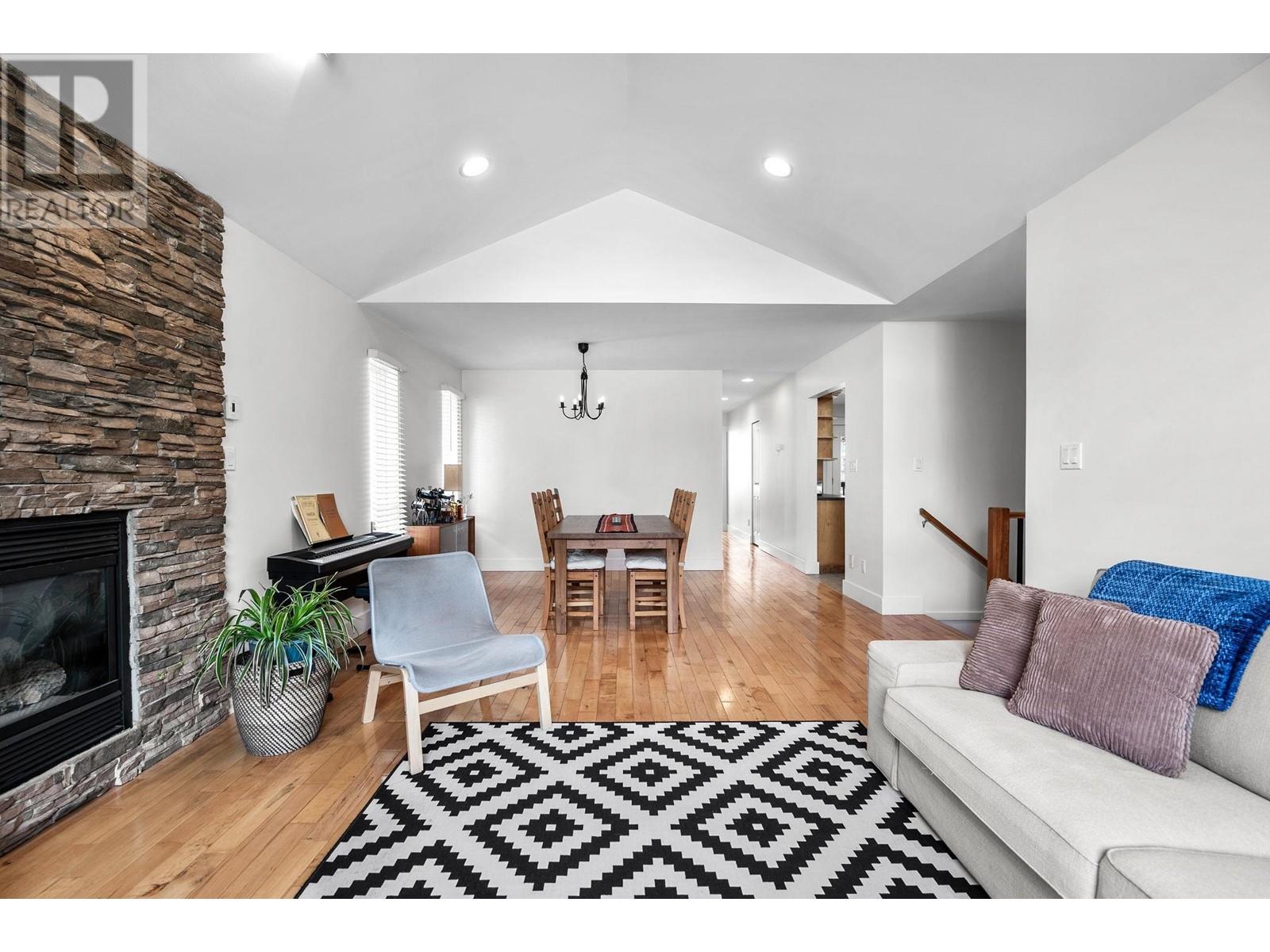 38106 Fourth Avenue, Squamish, British Columbia  V8B 0A9 - Photo 8 - R2827285