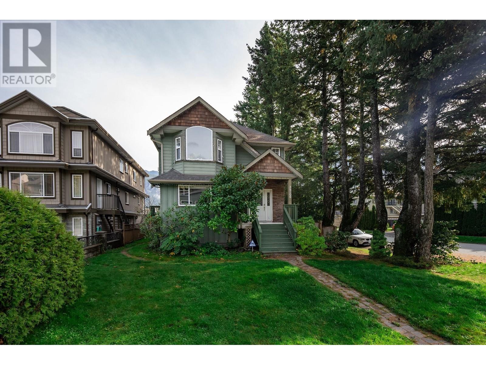 38106 FOURTH AVENUE, squamish, British Columbia