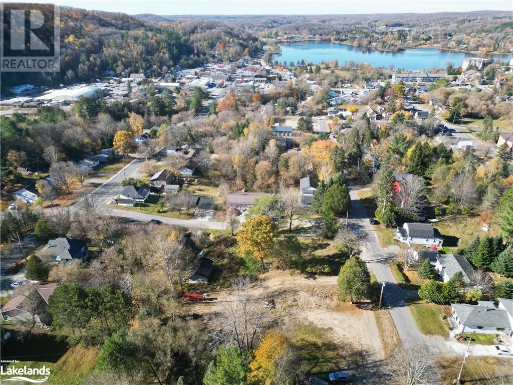 8 Grove Avenue, Haliburton, Ontario  K0M 1S0 - Photo 9 - 40504266