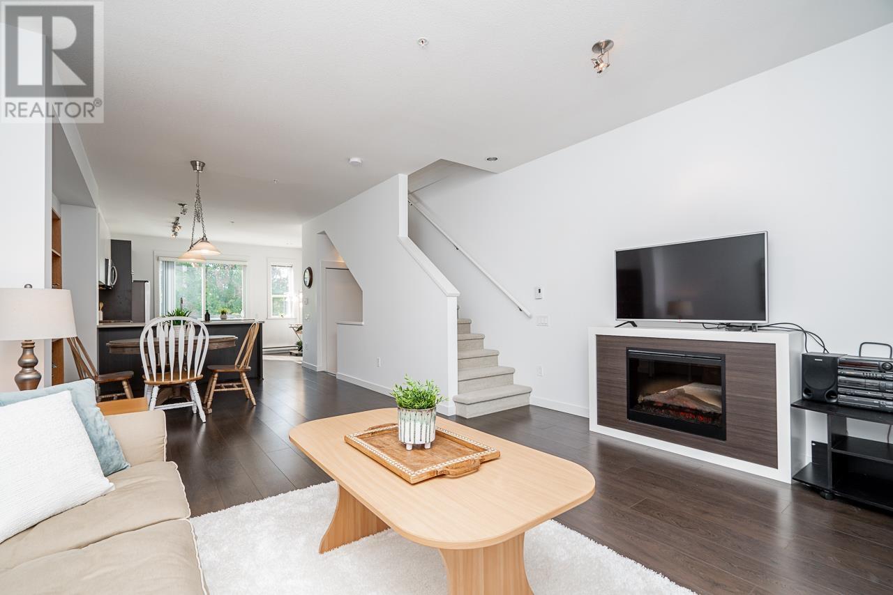 3 2423 Avon Place, Port Coquitlam, British Columbia  V3B 0H5 - Photo 1 - R2827321