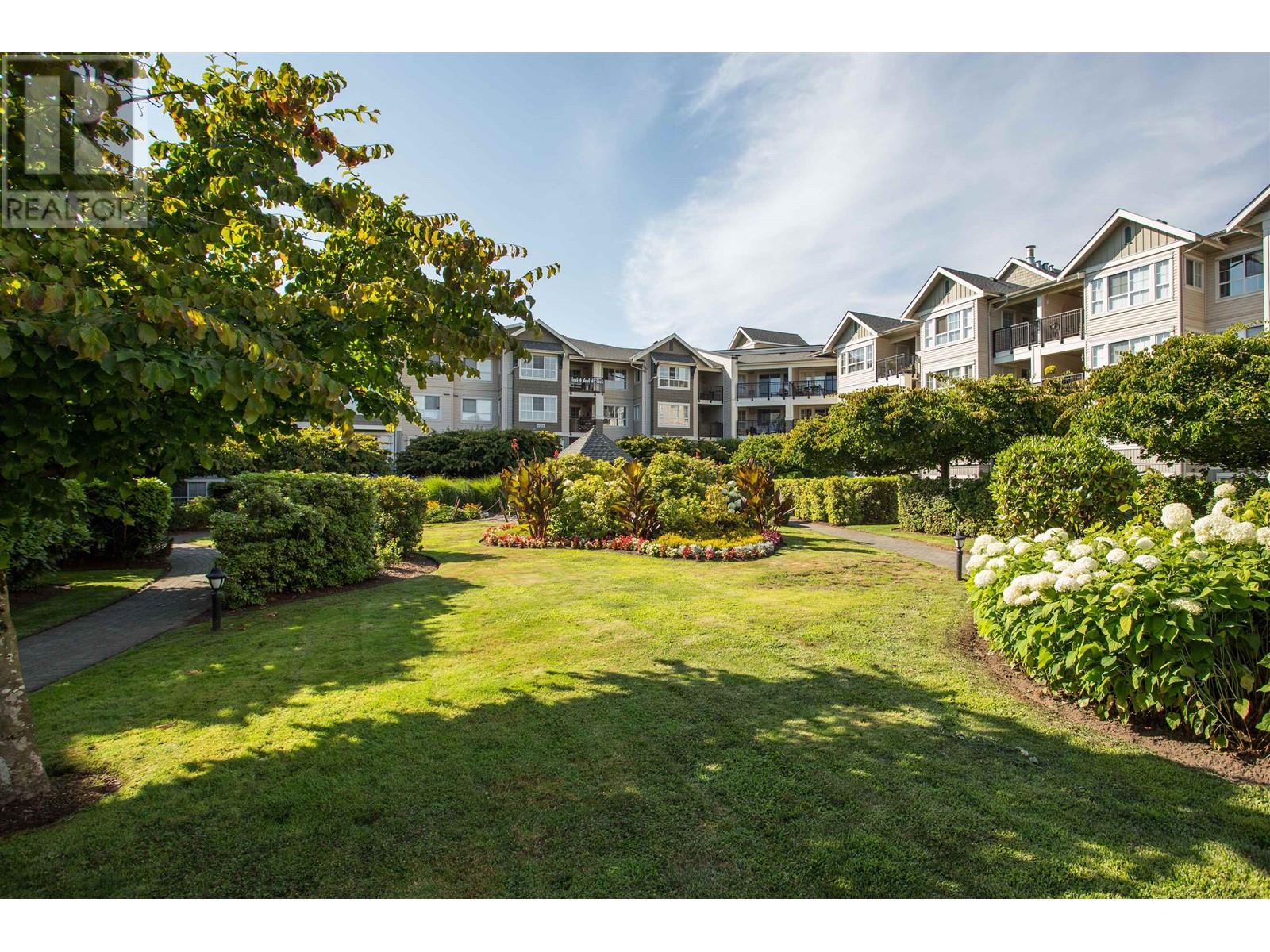 419 19673 Meadow Gardens Way, Pitt Meadows, British Columbia  V3Y 0A1 - Photo 3 - R2827115