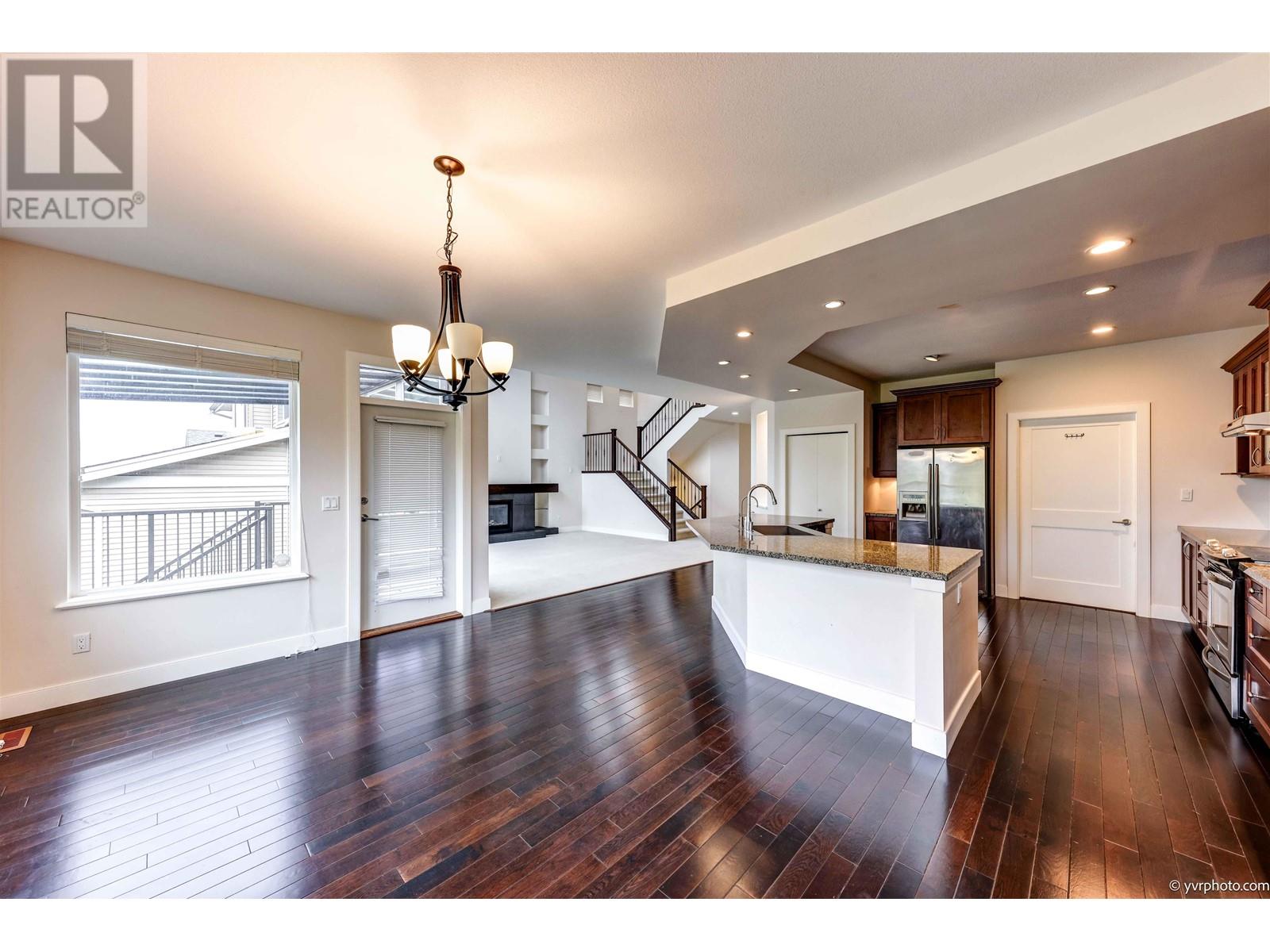 3430 Princeton Avenue, Coquitlam, British Columbia  V3E 0G1 - Photo 12 - R2827298
