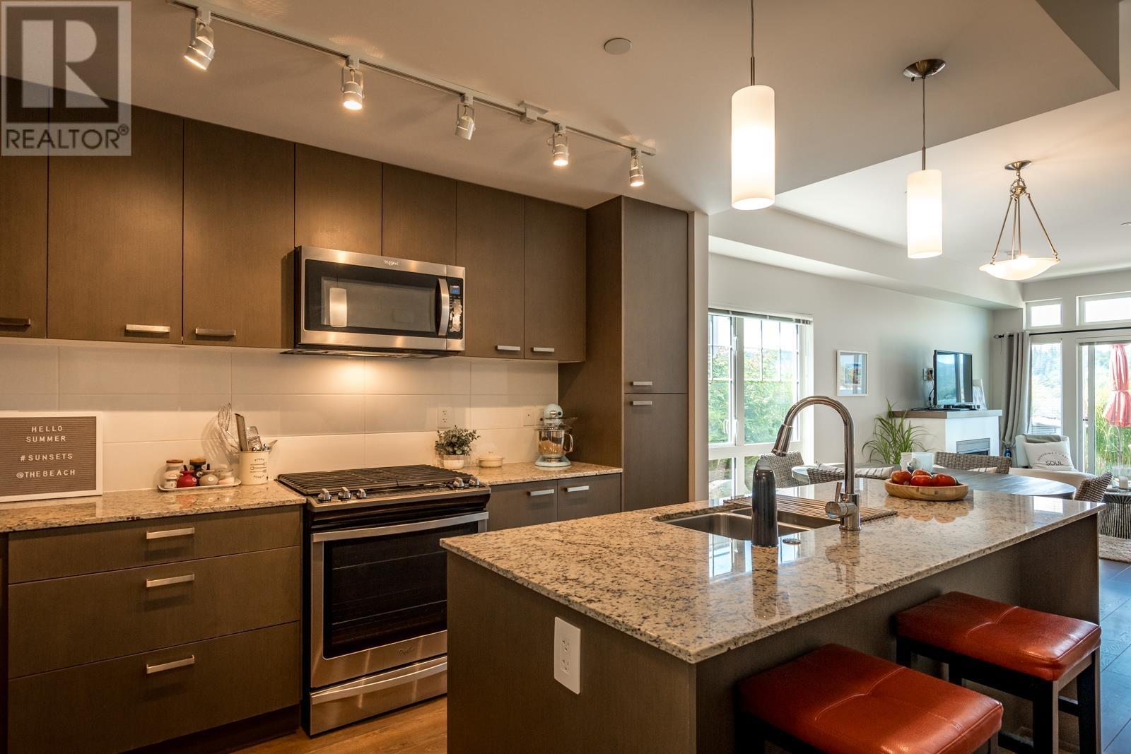 5933 Beachgate Lane, Sechelt, British Columbia  V7Z 0S3 - Photo 15 - R2801364