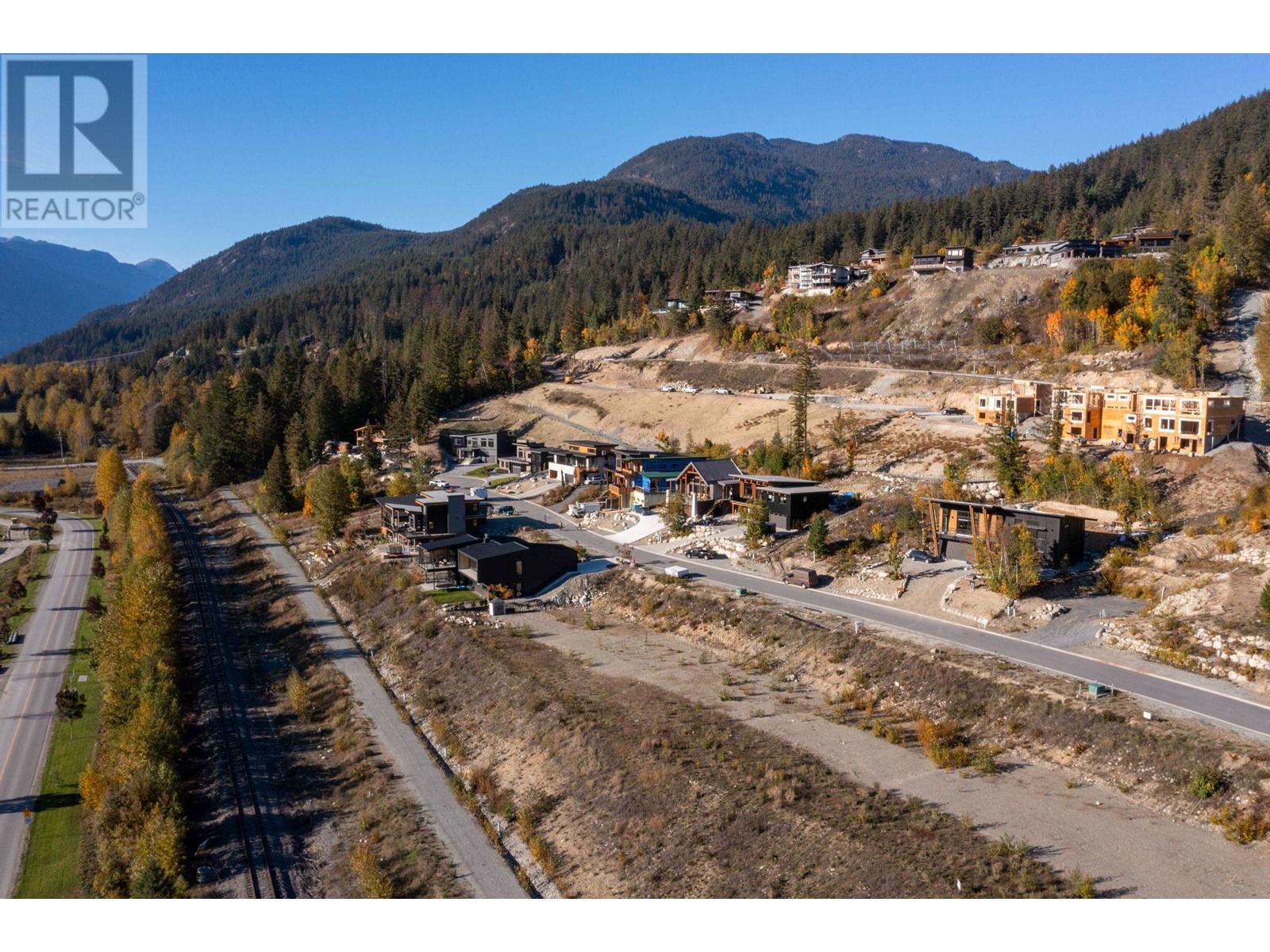 7637 Seven O'clock Drive, Pemberton, British Columbia  V0N 2L3 - Photo 9 - R2827271