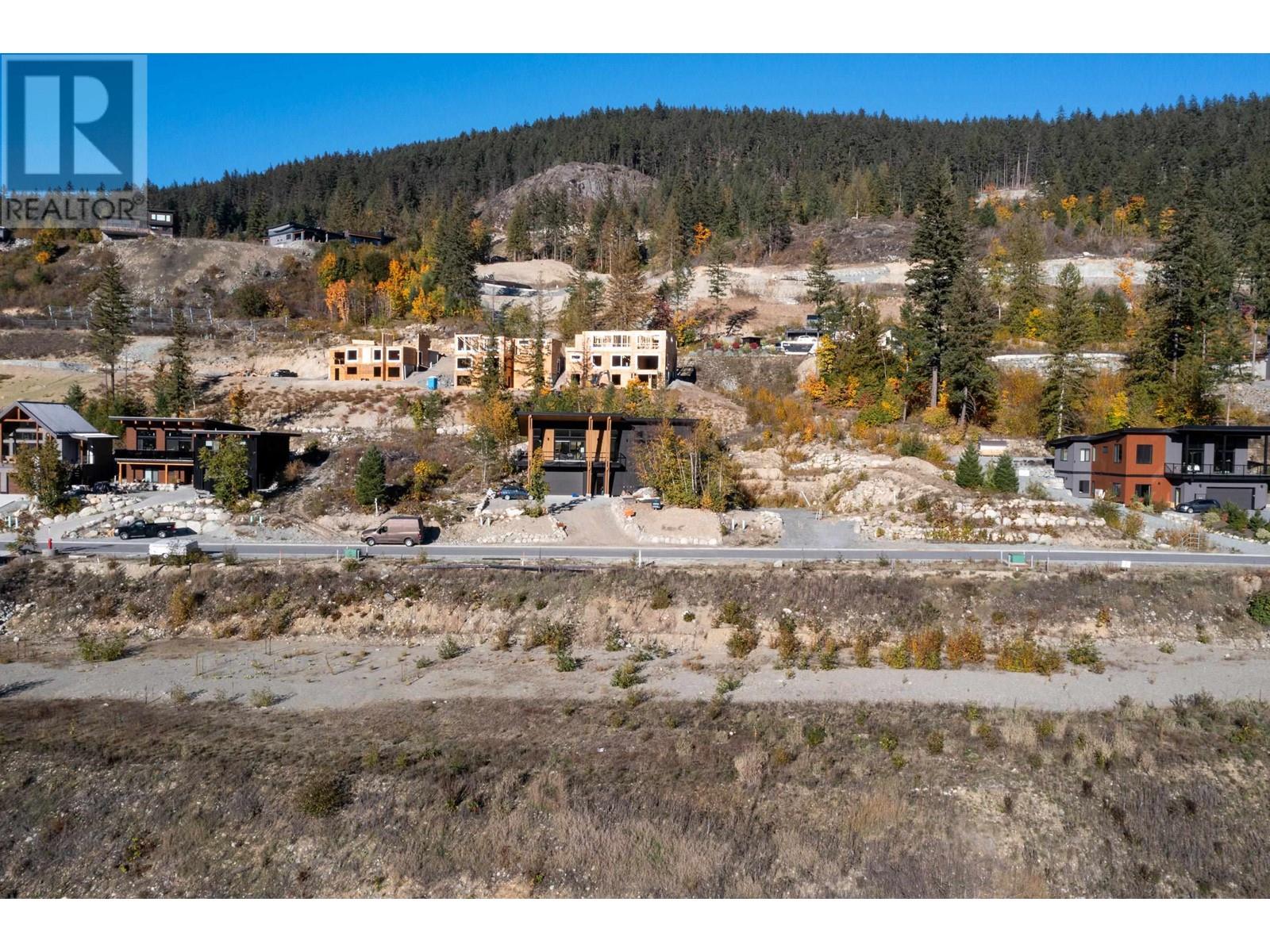 7637 Seven O'clock Drive, Pemberton, British Columbia  V0N 2L3 - Photo 10 - R2827271