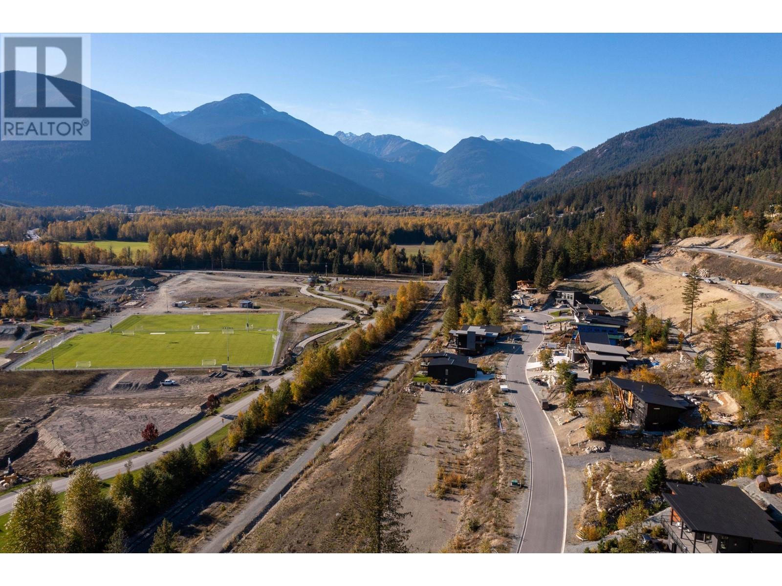 7637 Seven O'clock Drive, Pemberton, British Columbia  V0N 2L3 - Photo 8 - R2827271