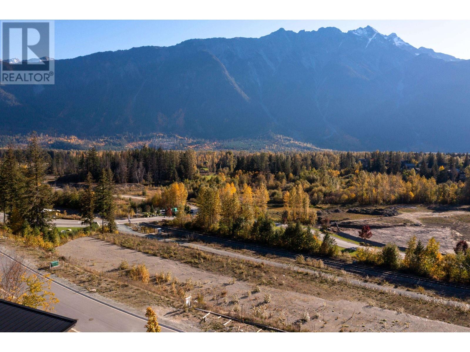 7637 Seven O'clock Drive, Pemberton, British Columbia  V0N 2L3 - Photo 1 - R2827271