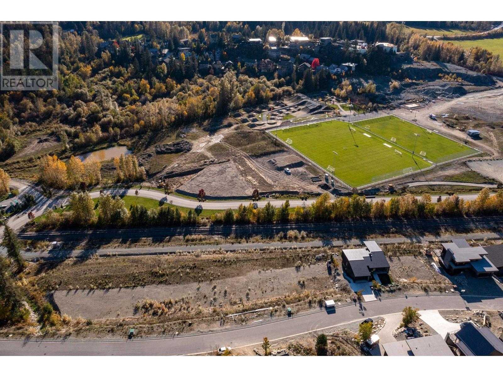 7637 Seven O'clock Drive, Pemberton, British Columbia  V0N 2L3 - Photo 7 - R2827271