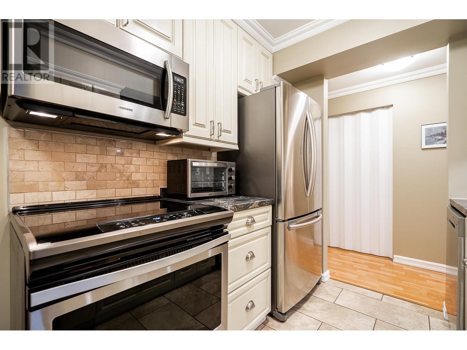 404 715 Royal Avenue, New Westminster, British Columbia  V3M 5X4 - Photo 12 - R2827338