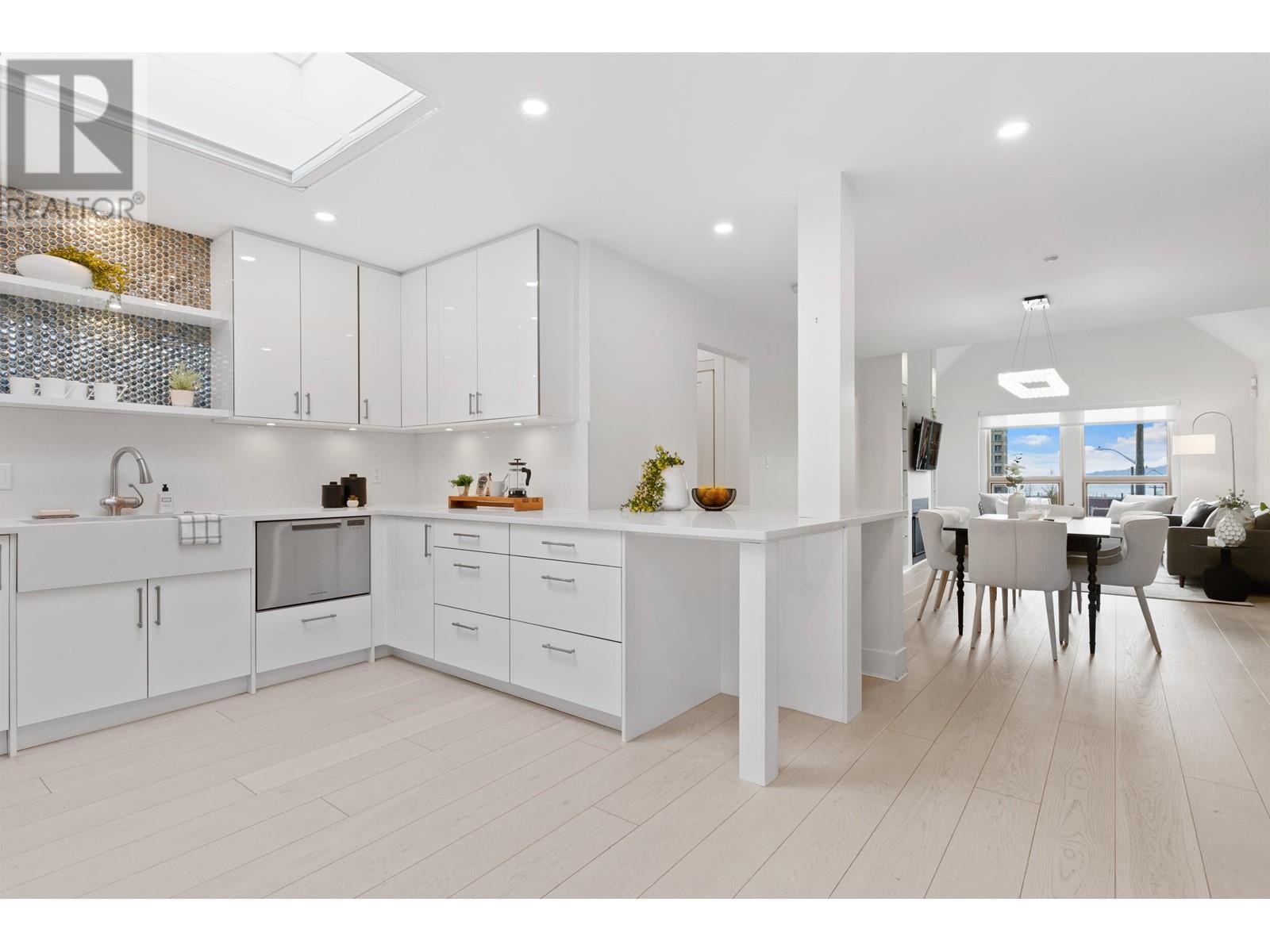 306 843 22nd Street, West Vancouver, British Columbia  V7V 4C1 - Photo 11 - R2827347