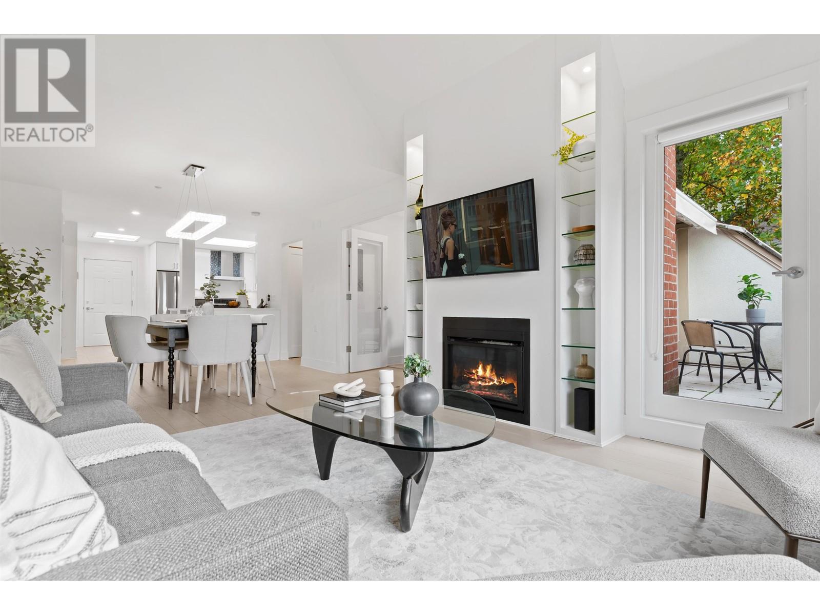 306 843 22nd Street, West Vancouver, British Columbia  V7V 4C1 - Photo 8 - R2827347