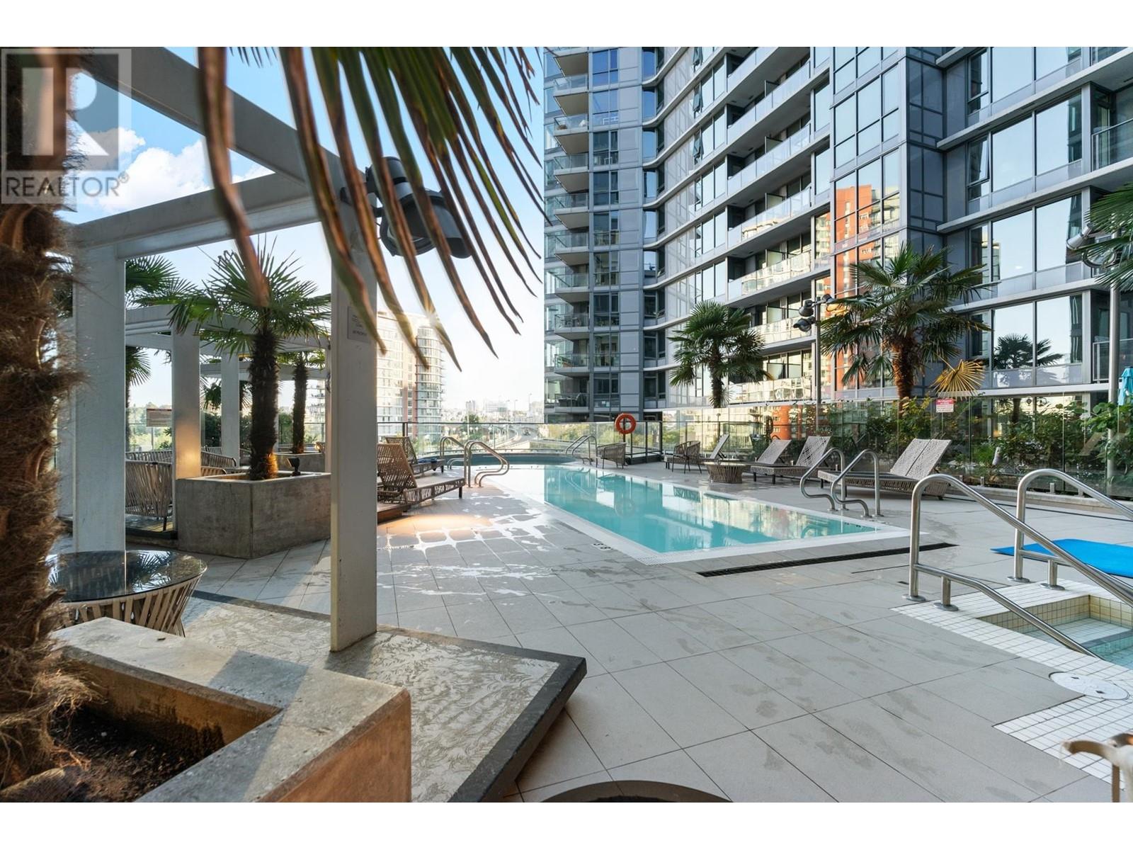 1558 38 SMITHE STREET, vancouver, British Columbia
