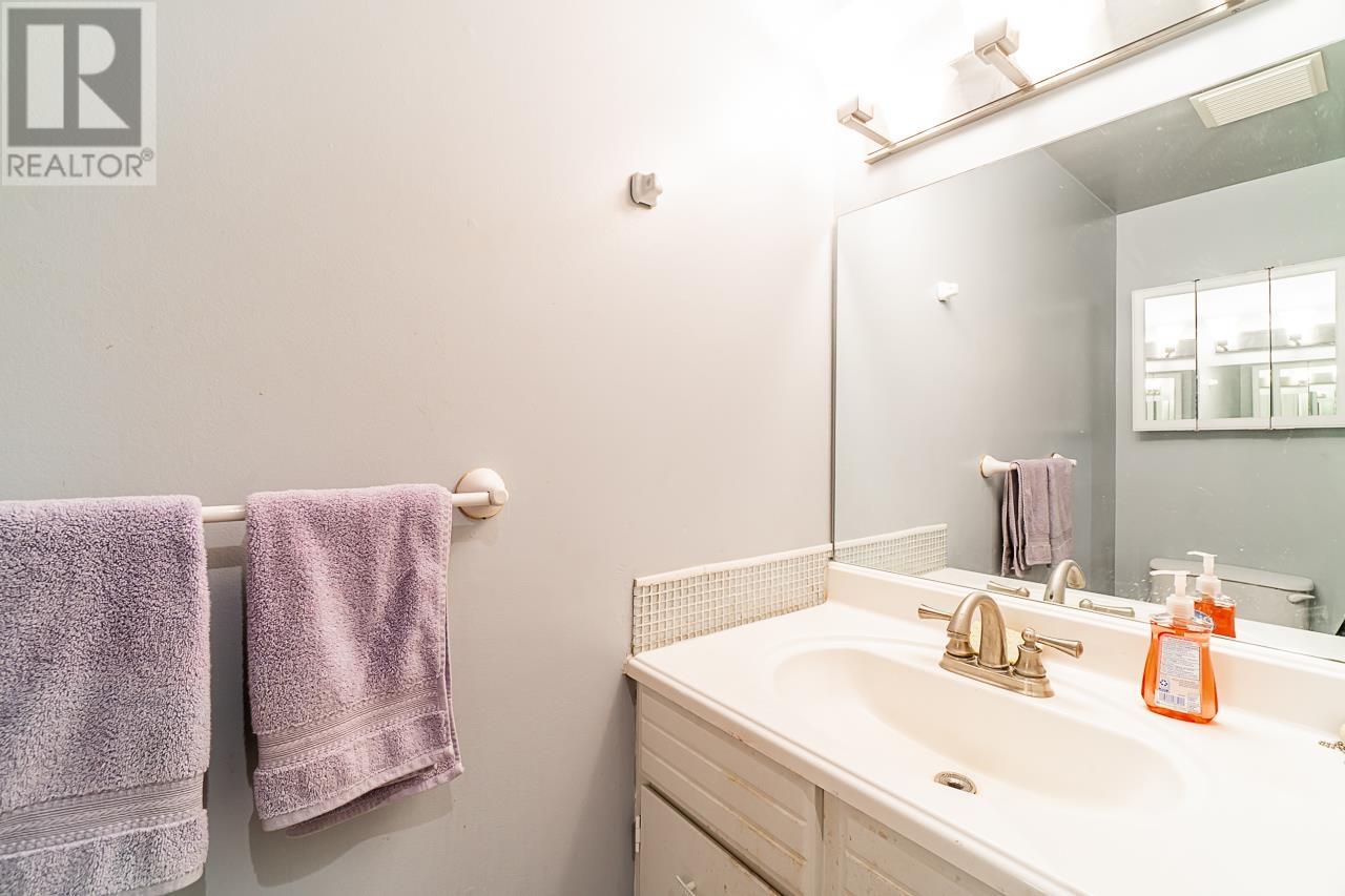 402 110 Seventh Street, New Westminster, British Columbia  V3M 5W5 - Photo 18 - R2827369
