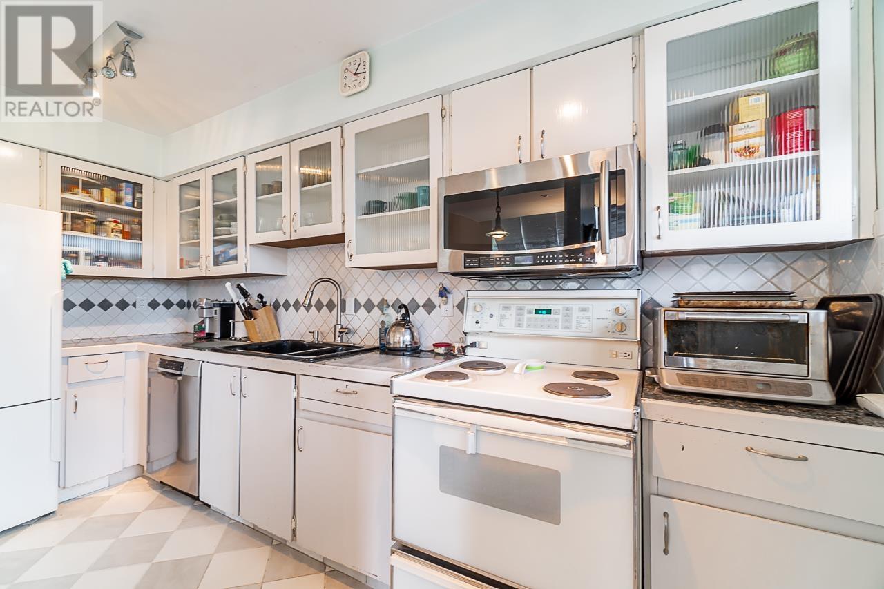 402 110 Seventh Street, New Westminster, British Columbia  V3M 5W5 - Photo 5 - R2827369