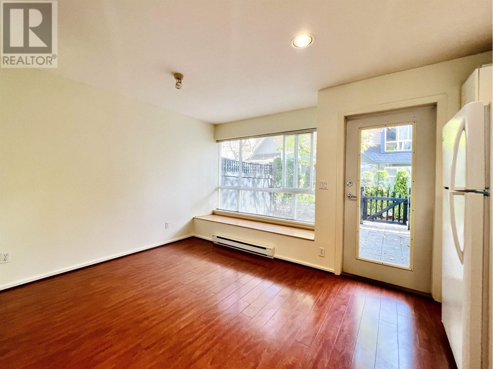 7468 Magnolia Terrace, Burnaby, British Columbia  V5E 4L1 - Photo 5 - R2827364