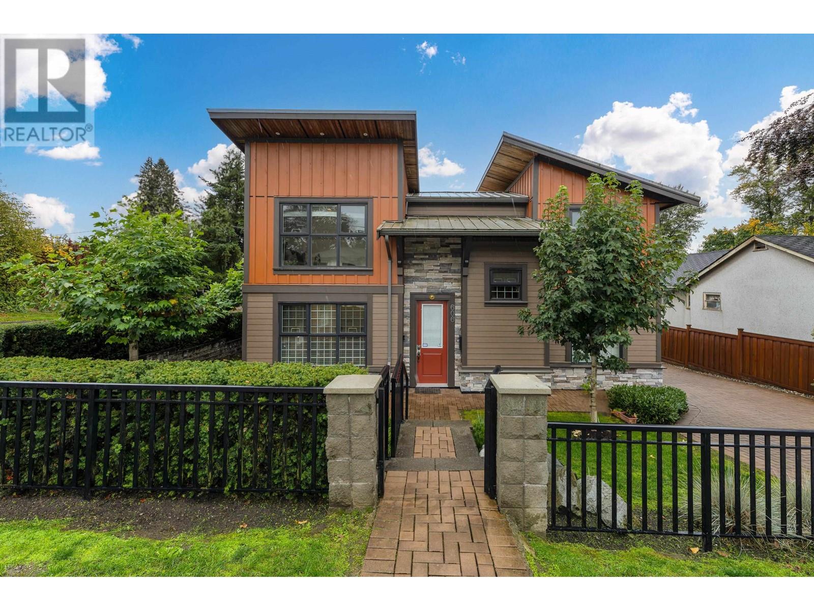 606 Alderson Avenue, Coquitlam, British Columbia  V3K 1T3 - Photo 1 - R2827323