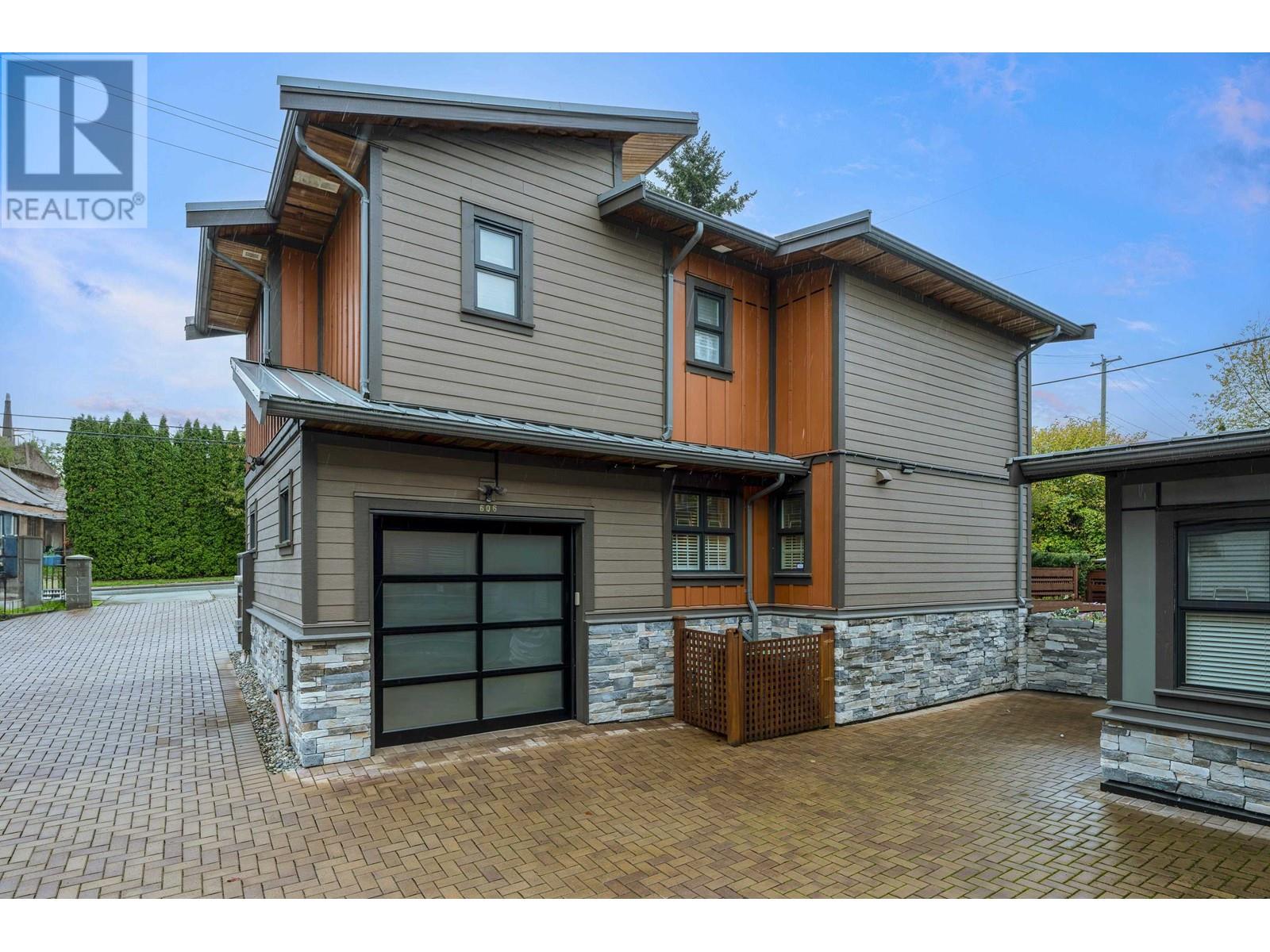 606 Alderson Avenue, Coquitlam, British Columbia  V3K 1T3 - Photo 2 - R2827323