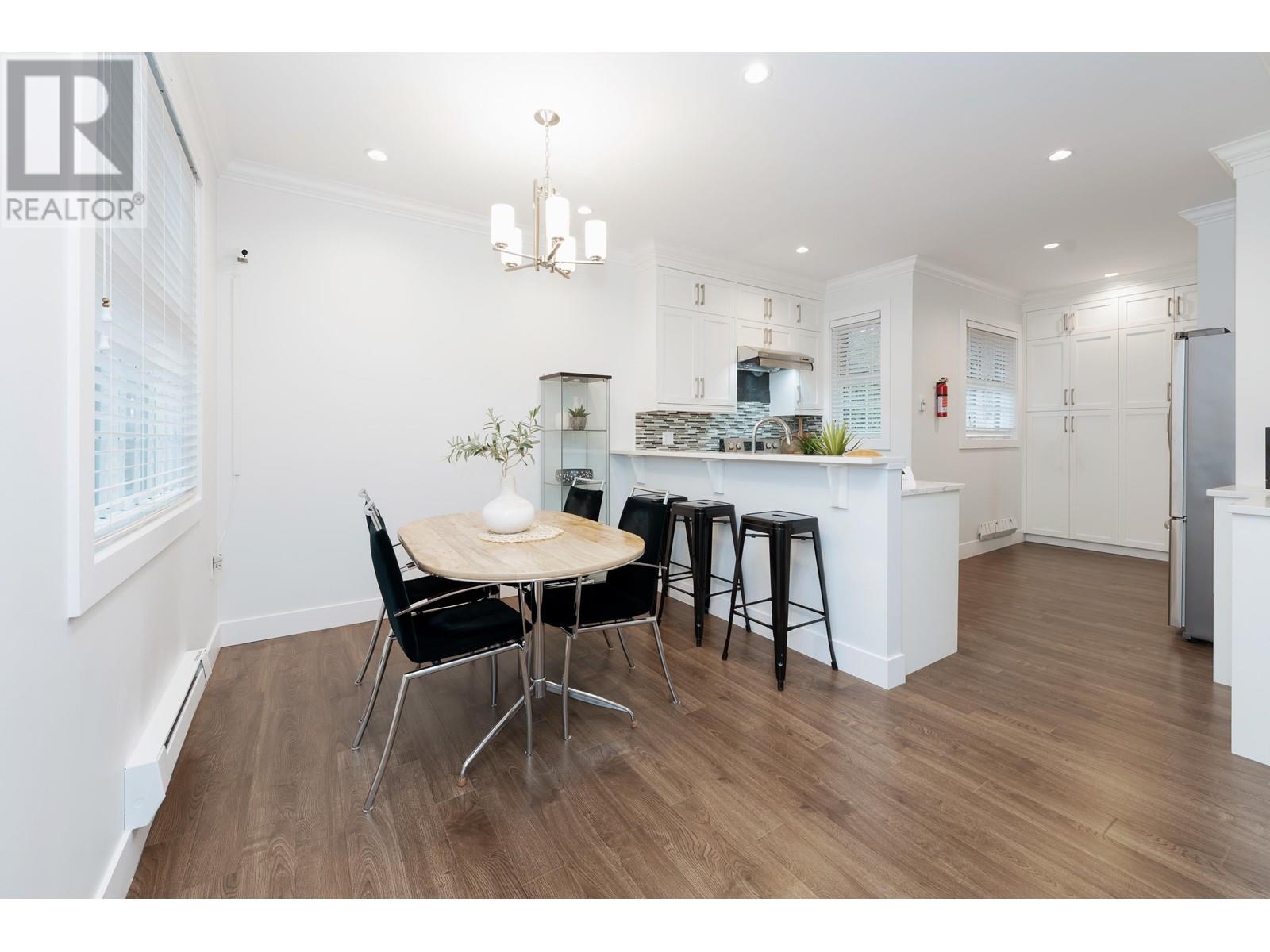 606 Alderson Avenue, Coquitlam, British Columbia  V3K 1T3 - Photo 5 - R2827323