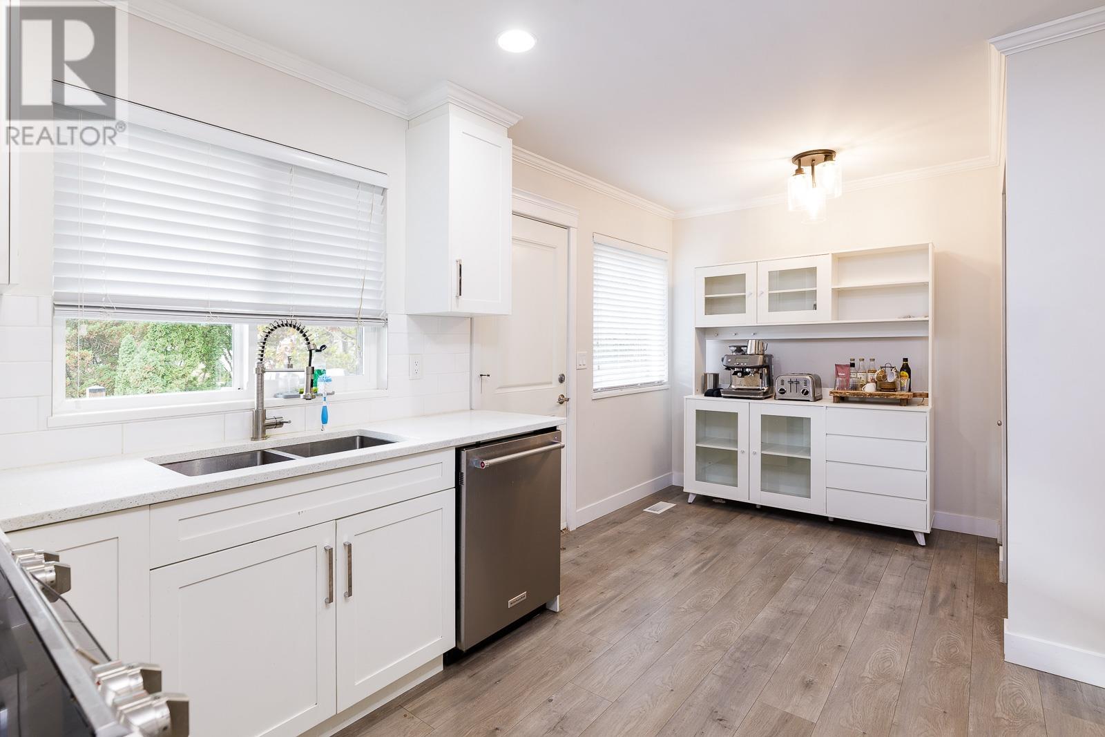 11931 Wicklow Way, Maple Ridge, British Columbia  V2X 7W2 - Photo 3 - R2826717