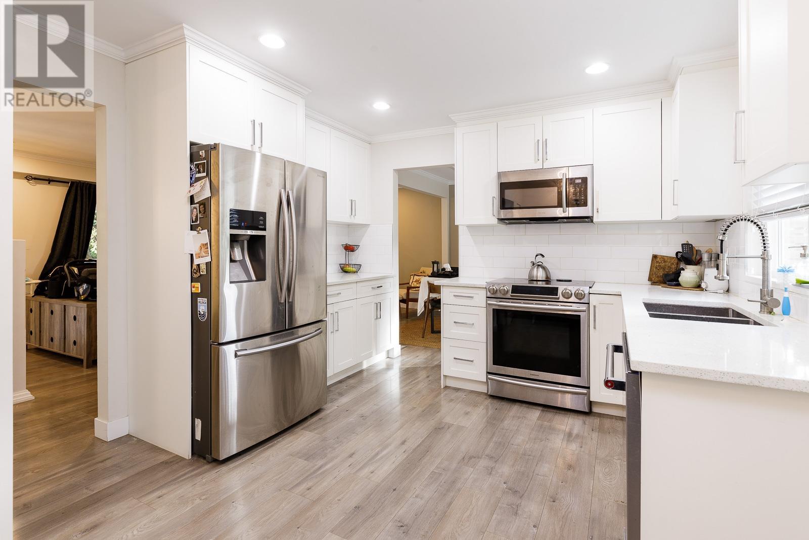 11931 Wicklow Way, Maple Ridge, British Columbia  V2X 7W2 - Photo 5 - R2826717