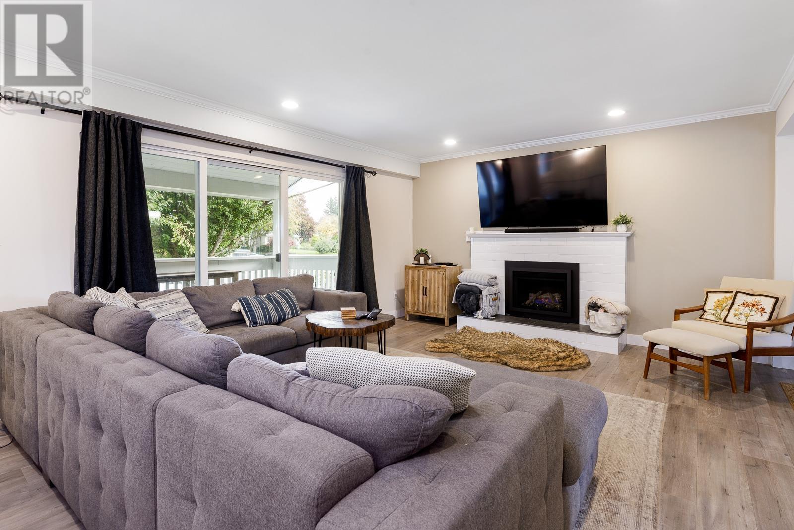 11931 Wicklow Way, Maple Ridge, British Columbia  V2X 7W2 - Photo 8 - R2826717