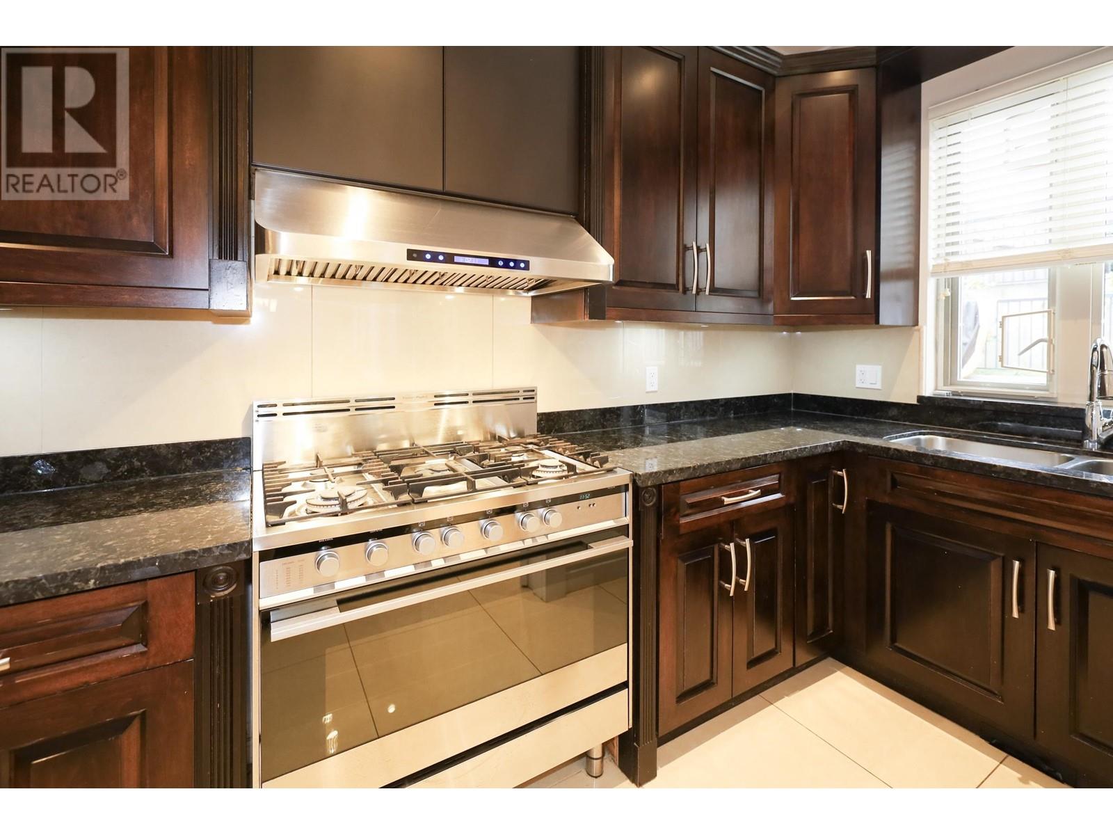 1909 E 64th Avenue, Vancouver, British Columbia  V5P 2M9 - Photo 8 - R2826723