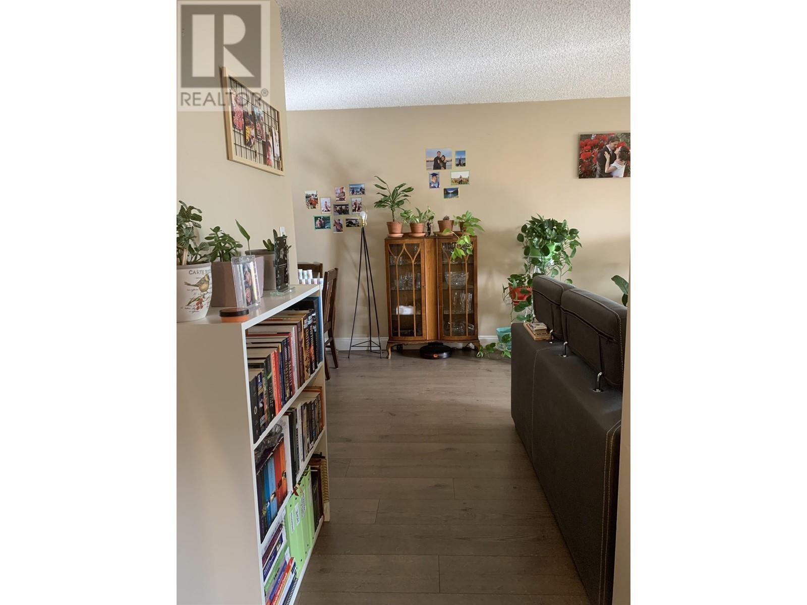 203 315 Tenth Street, New Westminster, British Columbia  V3M 3Y2 - Photo 5 - R2827050