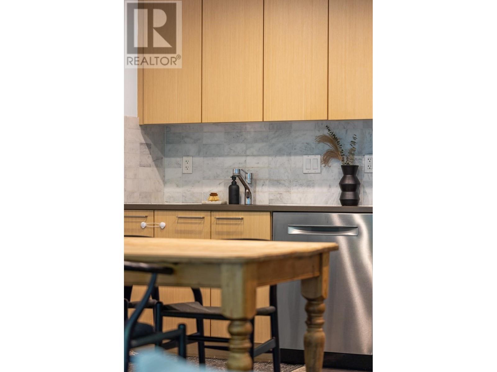 2318 Windsor Street, Vancouver, British Columbia  V5T 3Z5 - Photo 10 - R2827390