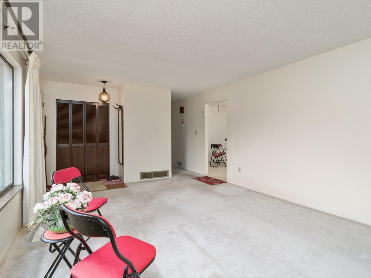 20536 114 Avenue, Maple Ridge, British Columbia  V2X 1J3 - Photo 4 - R2821742