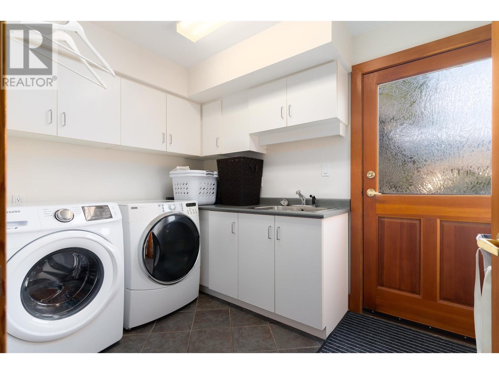 552 Beachview Drive, North Vancouver, British Columbia  V7G 1P9 - Photo 32 - R2827197