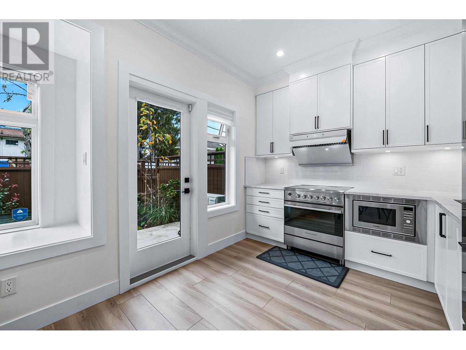 6 8620 Railway Avenue, Richmond, British Columbia  V7C 3K3 - Photo 8 - R2822289