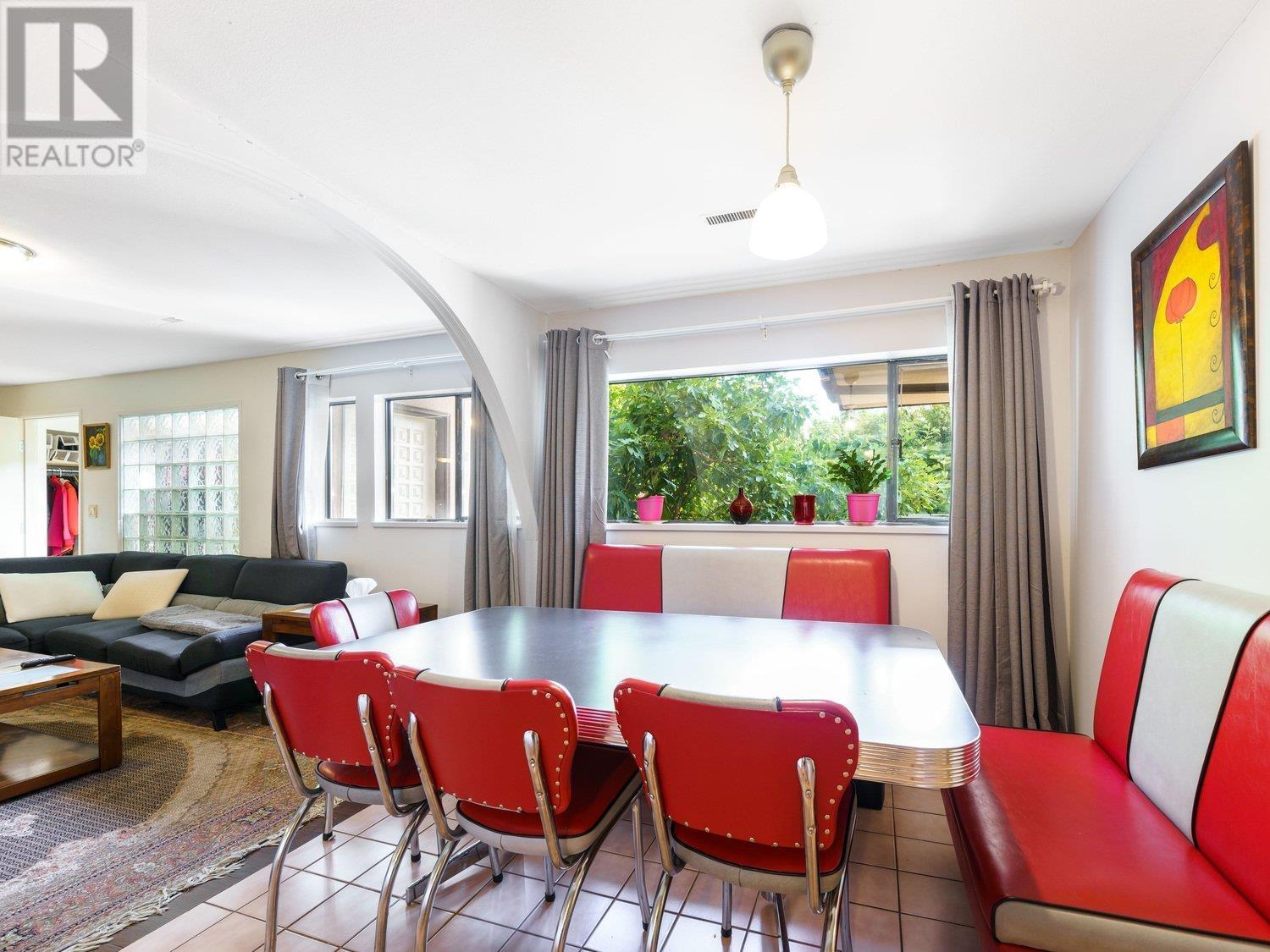 4503 Woodgreen Drive, West Vancouver, British Columbia  V7S 2T8 - Photo 3 - R2817545