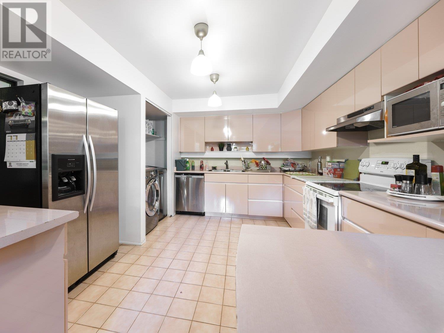 4503 Woodgreen Drive, West Vancouver, British Columbia  V7S 2T8 - Photo 2 - R2817545