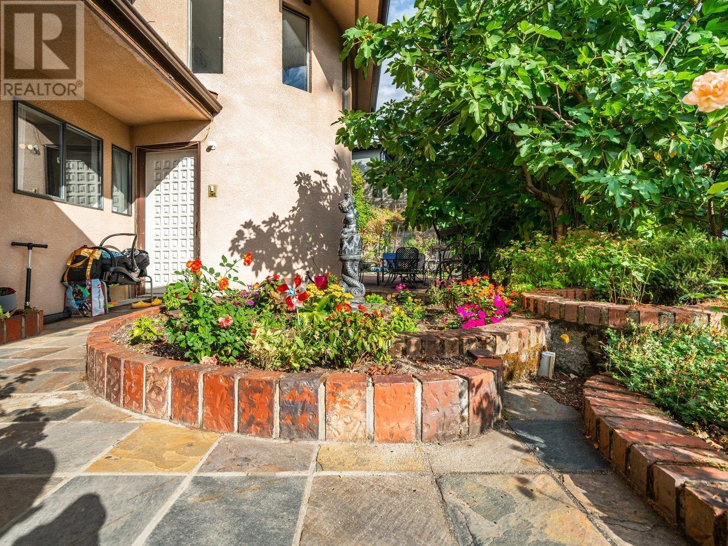 4503 Woodgreen Drive, West Vancouver, British Columbia  V7S 2T8 - Photo 1 - R2817545